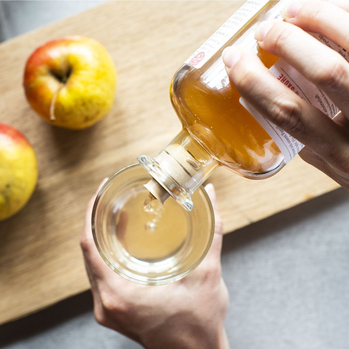 Dr. Höhl's | BioEss Rezeptur 1779 Apfelessig mit Honig | 0,35 l