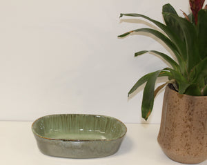 Calma Ceramics | Auflaufform | oval | grün | ohne Griffe